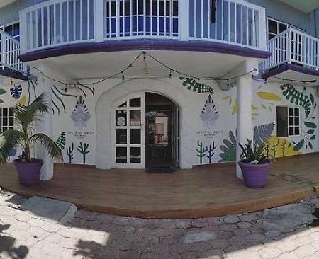 Les Trois Singes - Friendly Hostel Isla Mujeres Eksteriør bilde