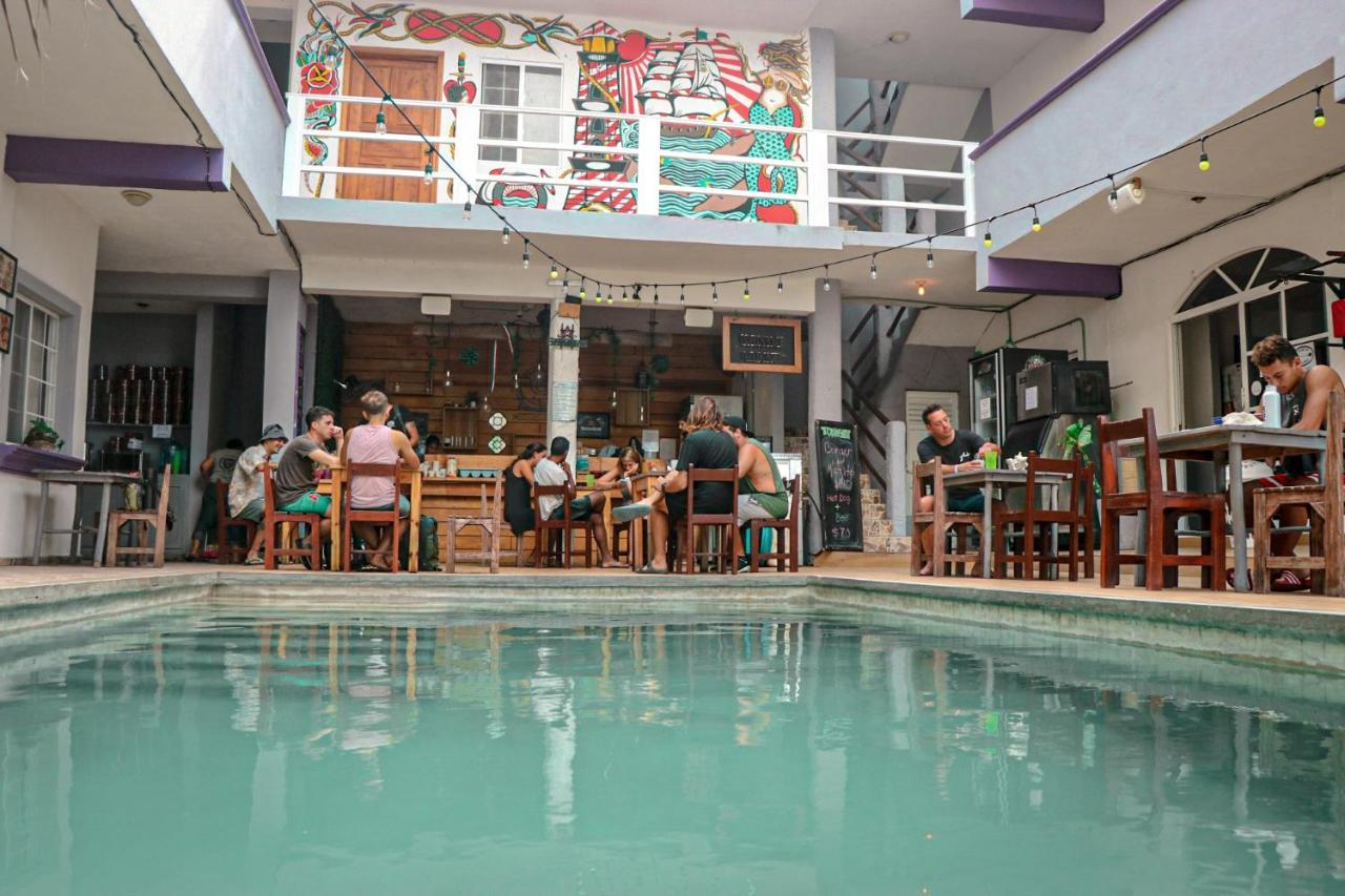 Les Trois Singes - Friendly Hostel Isla Mujeres Eksteriør bilde