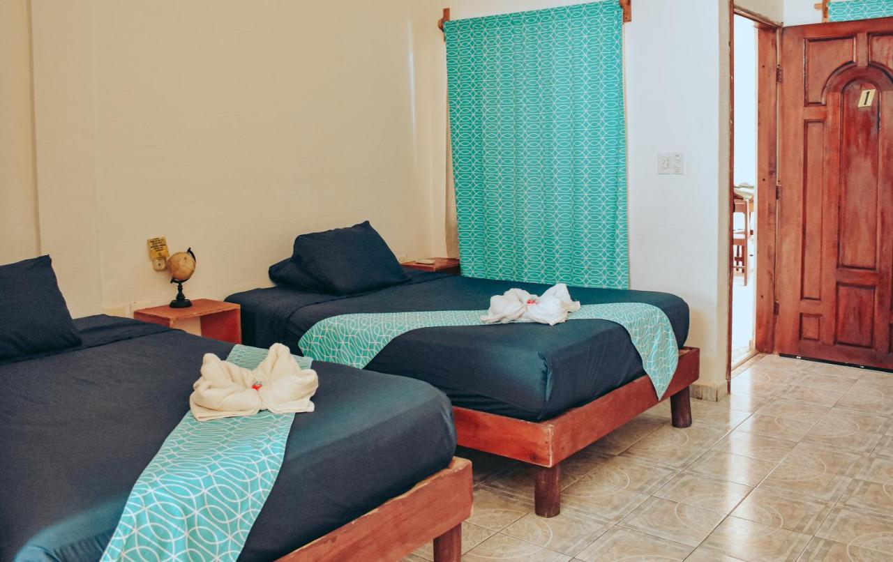 Les Trois Singes - Friendly Hostel Isla Mujeres Eksteriør bilde