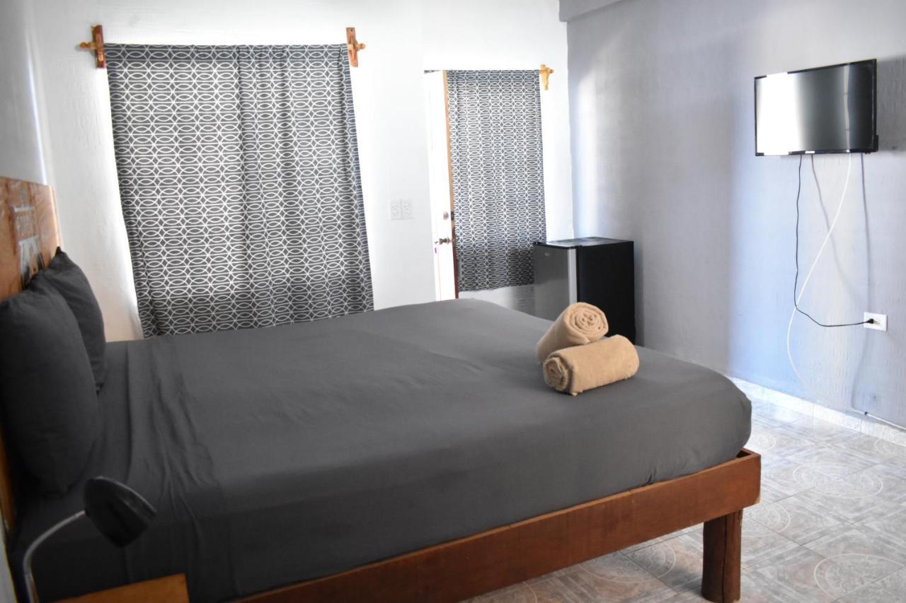 Les Trois Singes - Friendly Hostel Isla Mujeres Eksteriør bilde