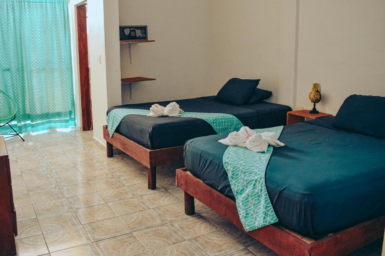 Les Trois Singes - Friendly Hostel Isla Mujeres Eksteriør bilde