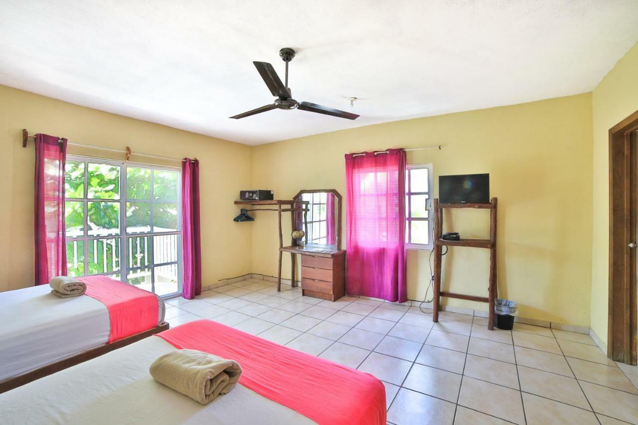 Les Trois Singes - Friendly Hostel Isla Mujeres Eksteriør bilde
